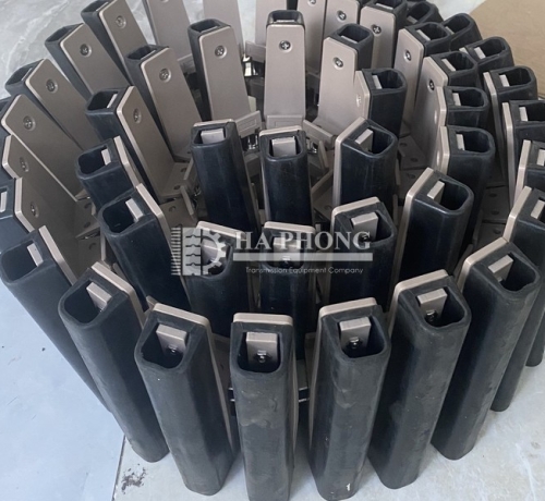 băng tải xích dựng chai 1873 D Type Gripper Chain