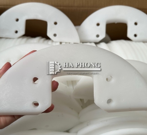 Cánh gạt bán nguyệt