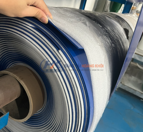 Băng tải PU đồng nhất là gì? Phân loại và cấu tạo chi tiết các mẫu phổ biến